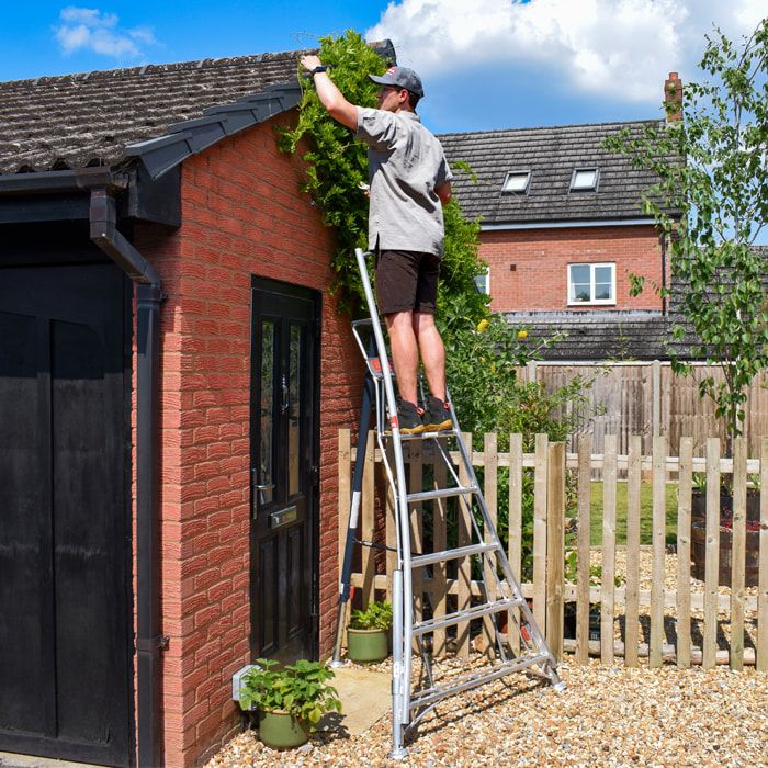 Henchman Tripod Ladder 3 Legs Adjustable - Sizes 5' to 12'.  5 Year Manufacturers Warranty